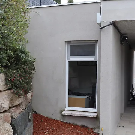 Independant Universite Parking Apartment