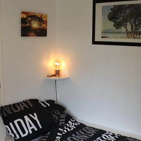 Independant Universite Parking *